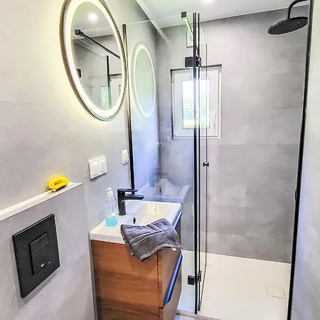 別荘 -1 By Interhome